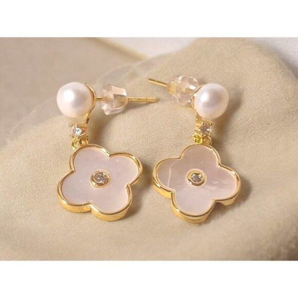Genuine Mother of Pearl Clover White and Gold Freshwater Pearl Earrings - Picture 2 of 10